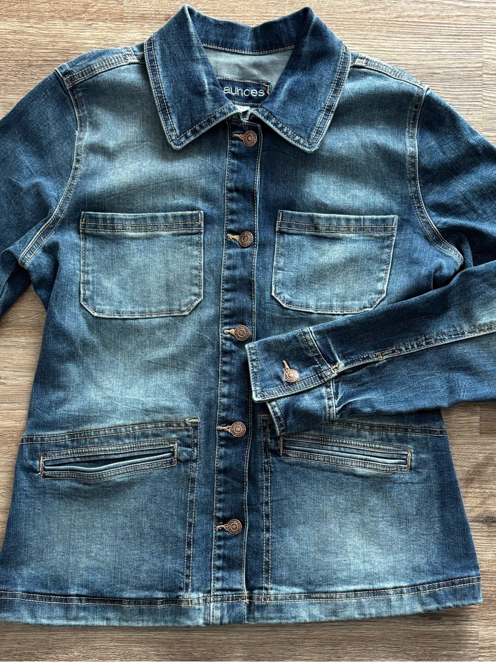 Maurice’s Medium M women Jean jacket chore cinched waist 4 pocket. CUTE!